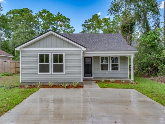 Your Family’s New Happy Place Available Today - Your Family’s New Happy Place Available Today Casa