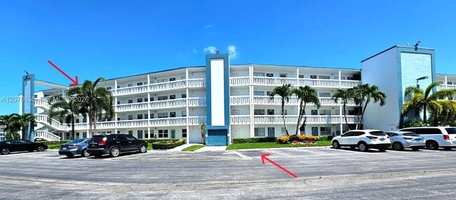 Building Photo - 4034 Exeter Unit 4034