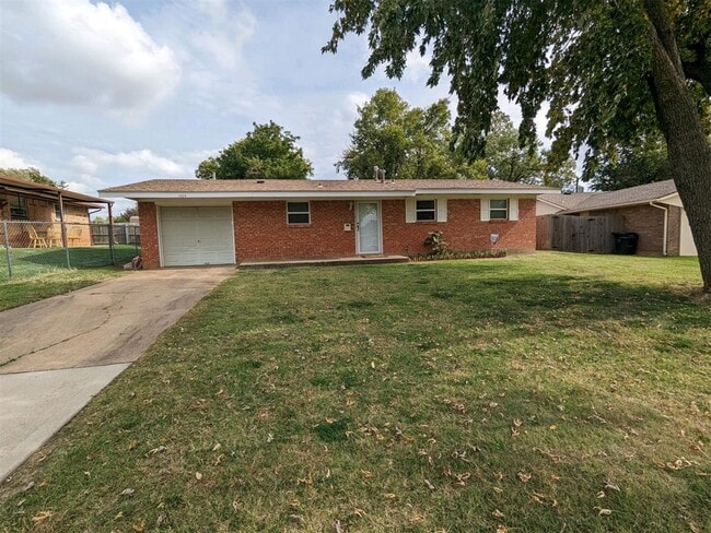 Building Photo - 1404 Heather Ln Rental