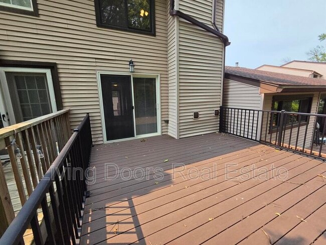 Photo - 2335 Southwood Pl