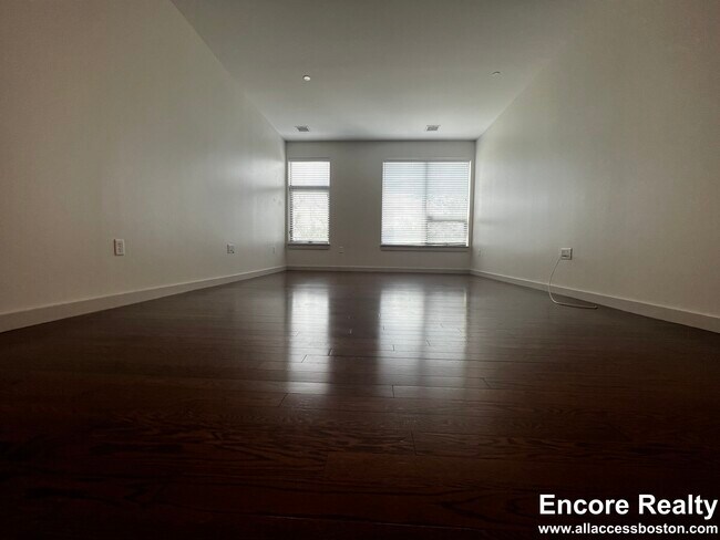 Photo - 516 Harvard St Unit 305