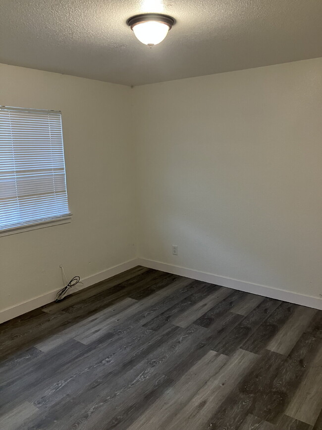 "Charming 3-Bed Oasis in Merced - Cozy 850... - "Charming 3-Bed Oasis in Merced - Cozy 850... Apartment