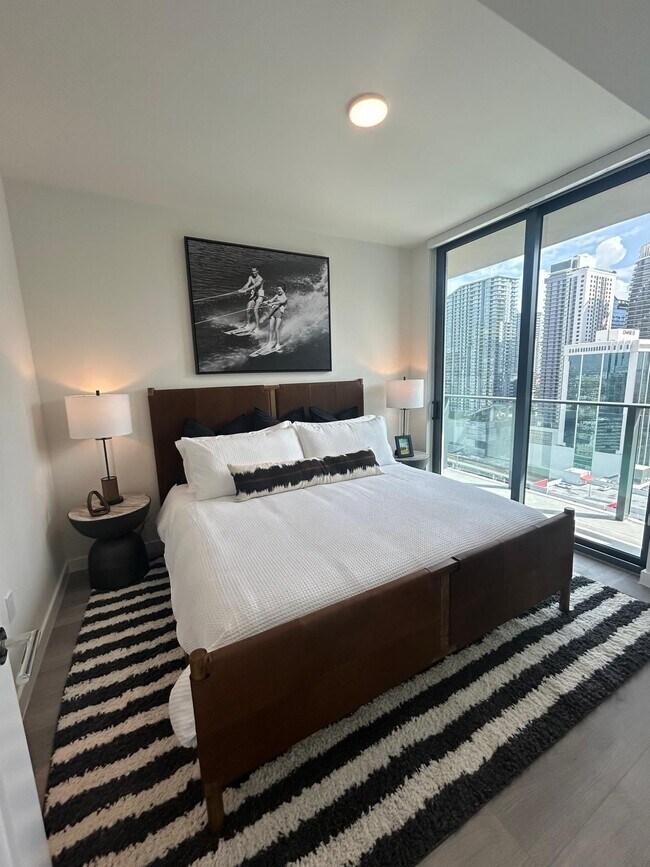 Photo - 560 SW 9th St Unit C1