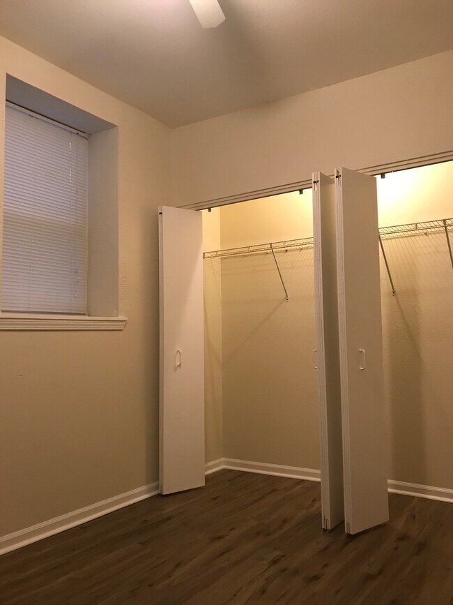 Photo - 1436 N Maplewood Ave Unit 0