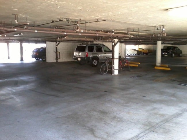 Parking Garage - Venice at Lincoln