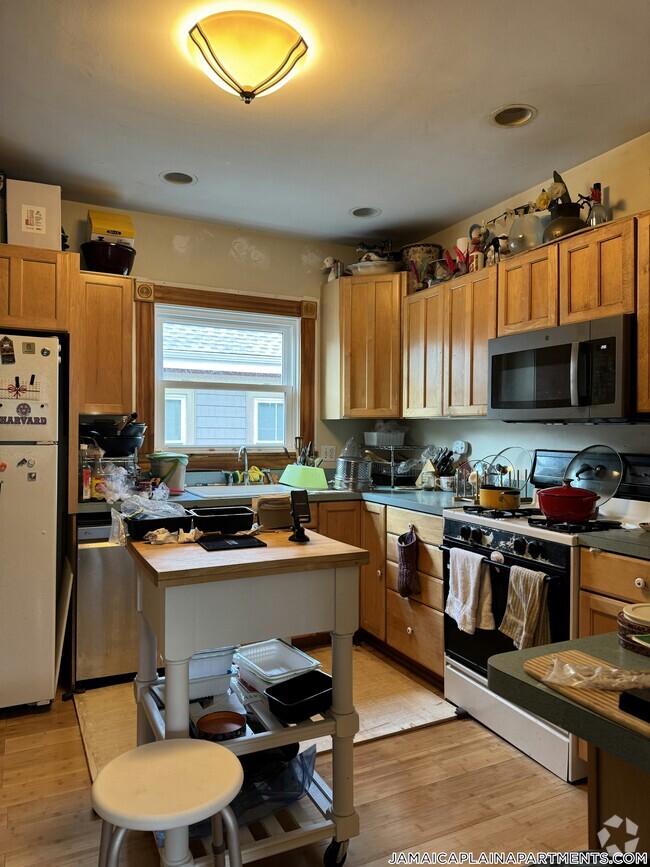 Building Photo - 49 Woodlawn St Rental