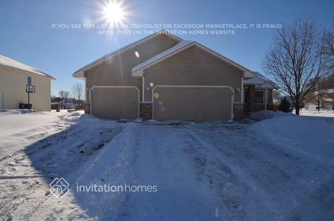 Building Photo - 930 118th Ln NE