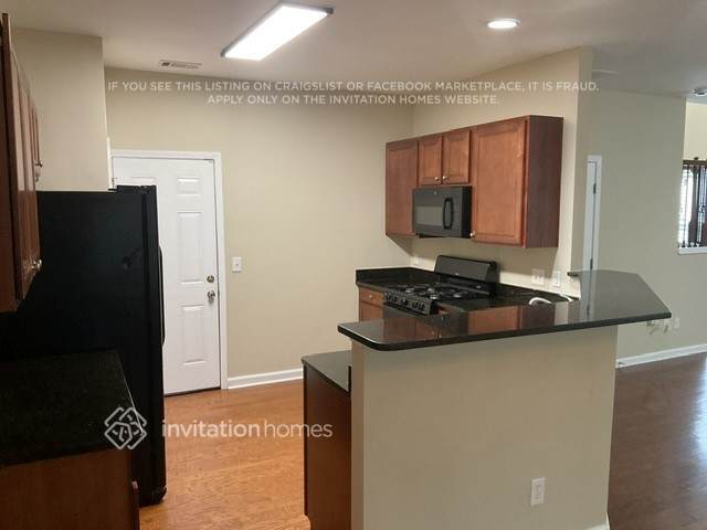 Photo - 3241 Welmingham Dr SW