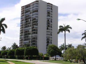 Building Photo - 2400 Presidential Way Unit 403