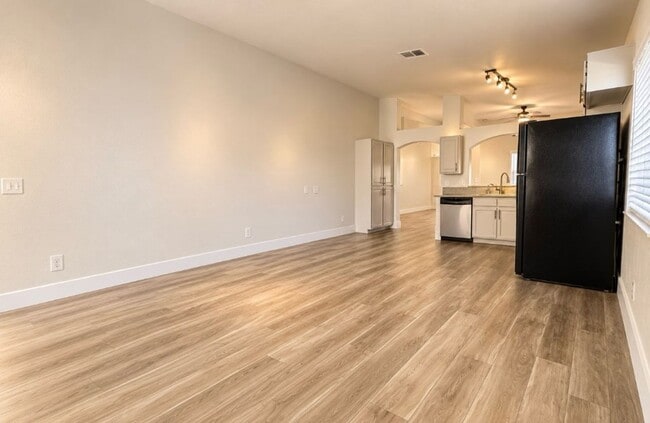 Photo - 7032 Golden Desert Ave