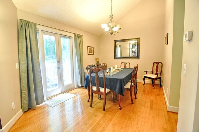 Photo - 3 bedroom Cul-de-sac Townhouse