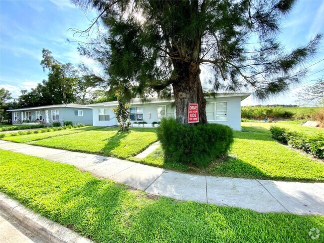 Building Photo - 37280 Okeechobee Ave Unit 20 Rental