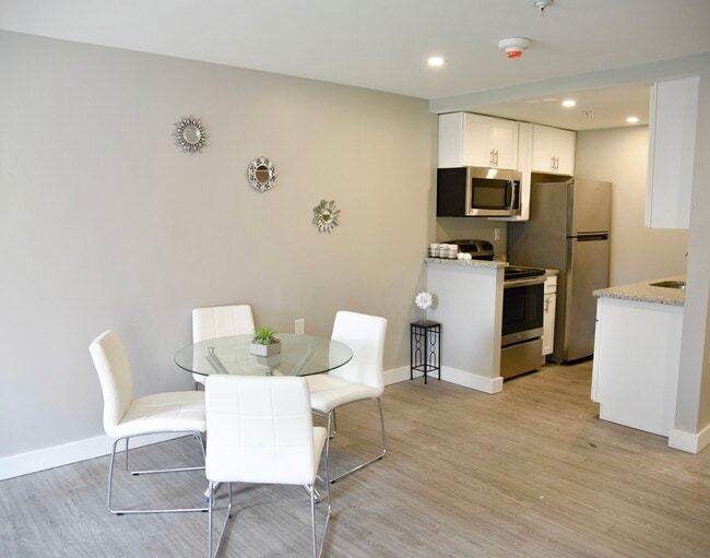 Photo - High Pointe Apartments