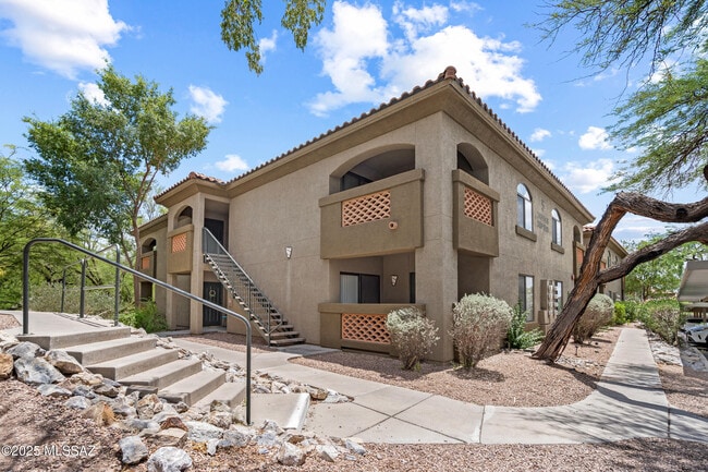 Building Photo - 5751 N Kolb Rd Unit 5204