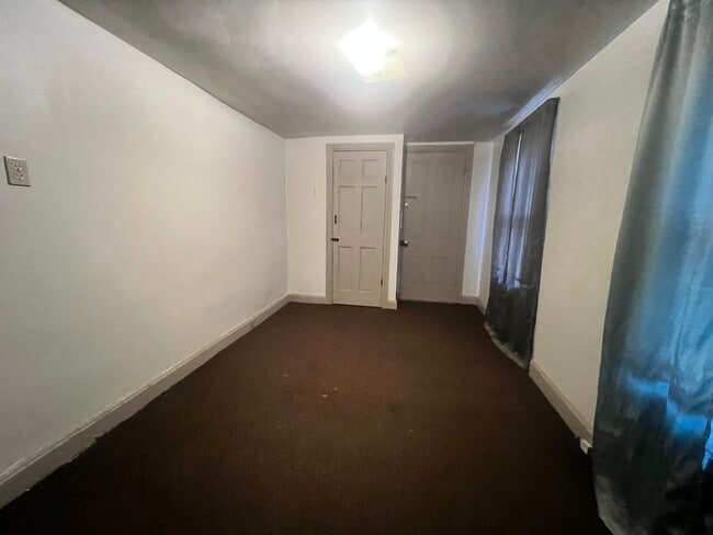 Photo - 2-bedroom, 1.5-bathroom home located in th...
