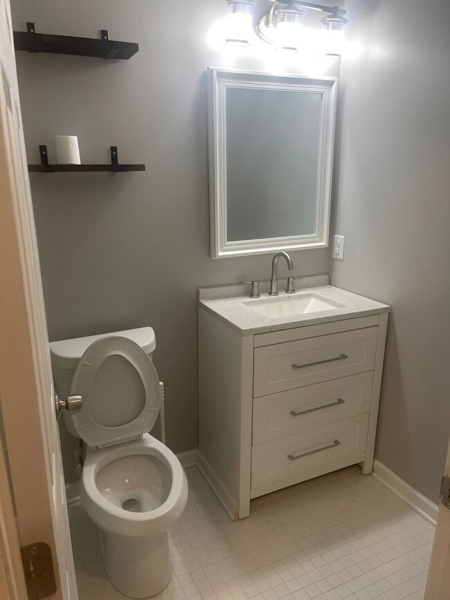 Photo - 595 Maple Dr