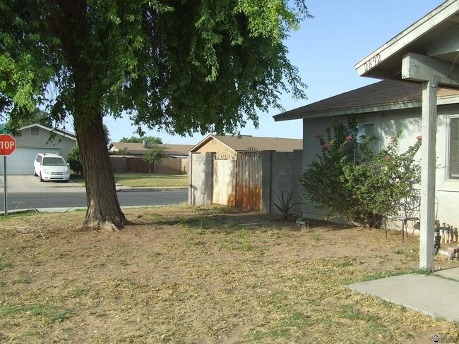 Photo - 2892-2827 S 27th Way