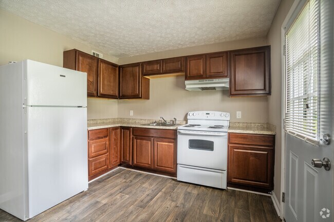 2BR, 1BA - 950SF - Kitchen
