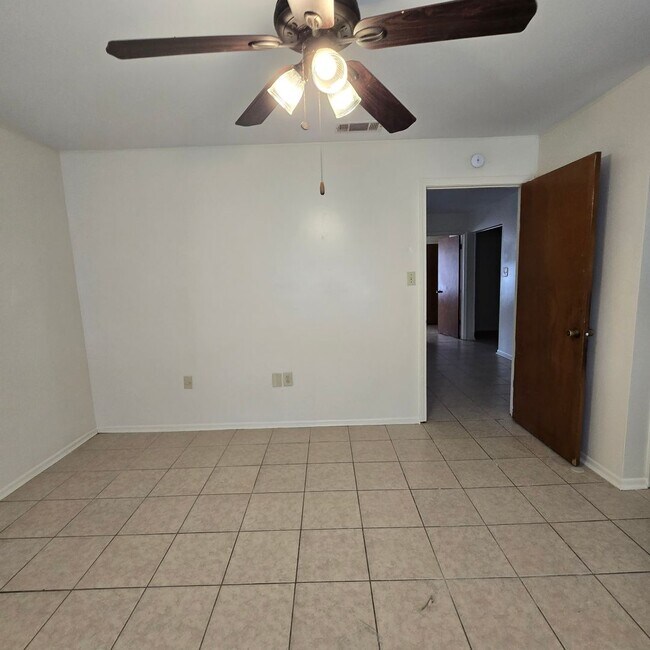 8556 Leake Ave Unit D