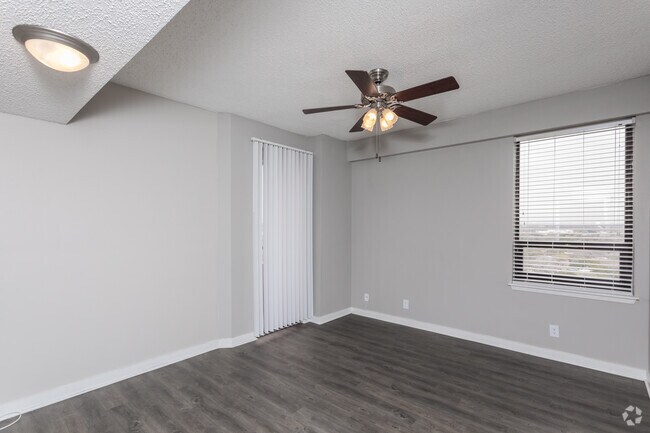 2BR, 2BA - 1527SF "The Ritz" Study