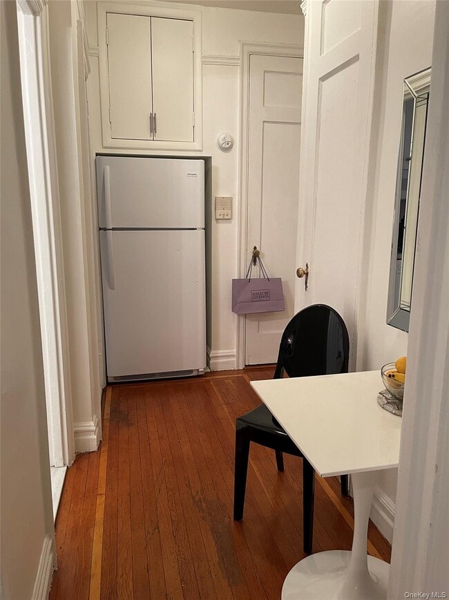221 E 76th St Unit 4F