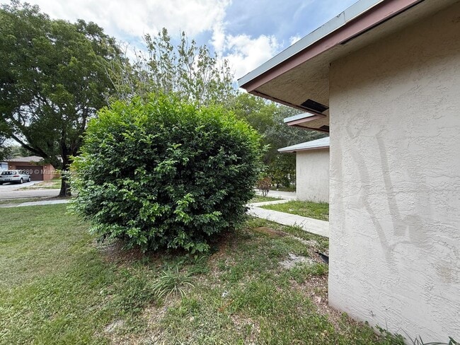 Photo - 1592 NW 7th Terrace