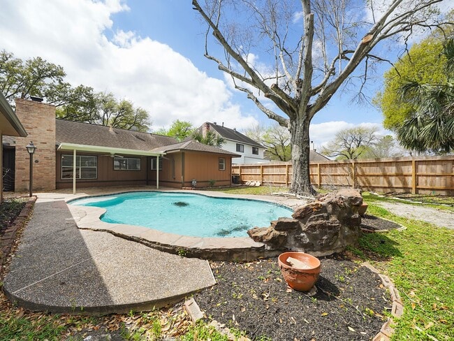 Building Photo - 14202 Piping Rock Ln