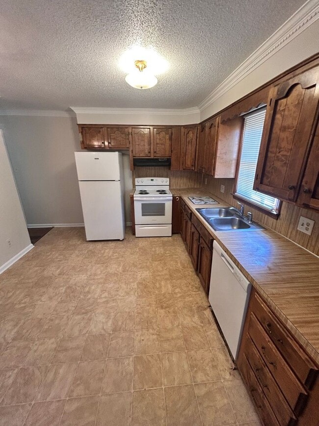 Photo - 480 Willowspring Ln Unit 480 Willowspring
