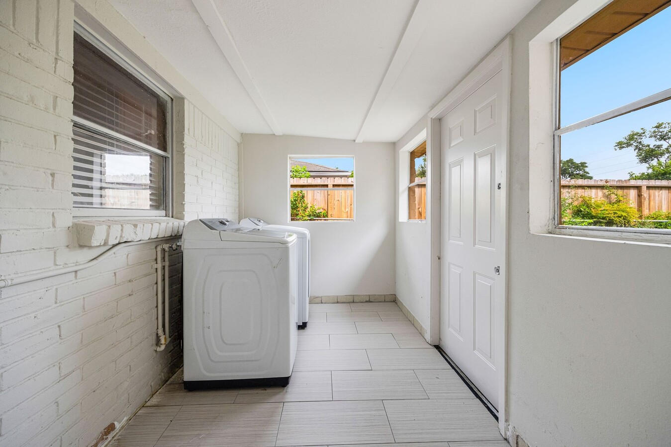 Photo - 5554 Beechnut St