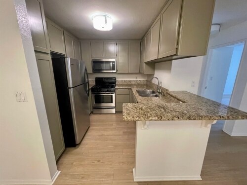 Photo - 1444 Saltair Ave