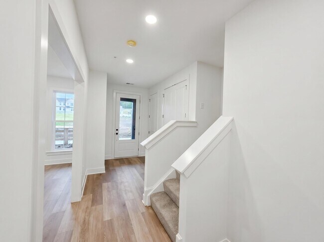 Photo - 317 Palisade Way