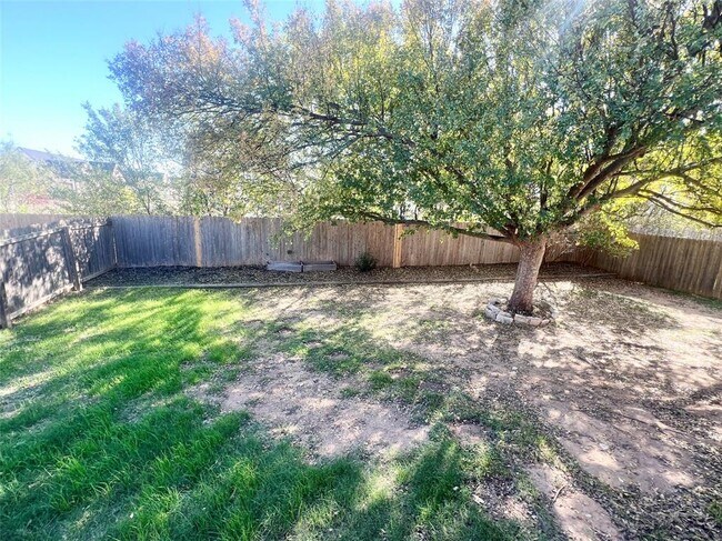 Photo - 804 N Creek Blvd