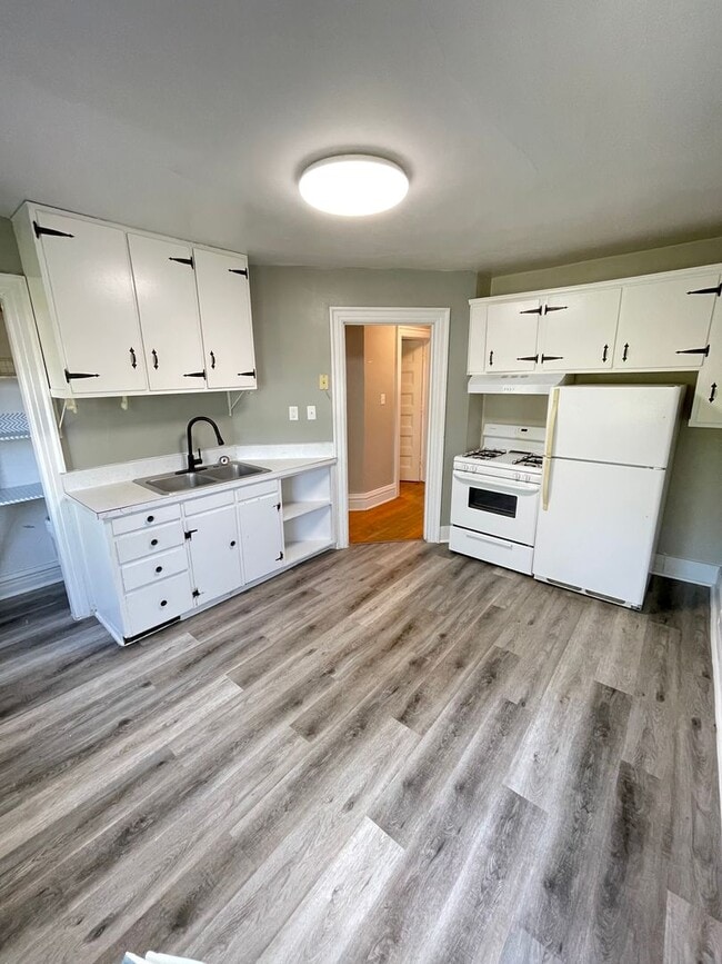 Photo - 2315 Oakes Ave Unit Upper