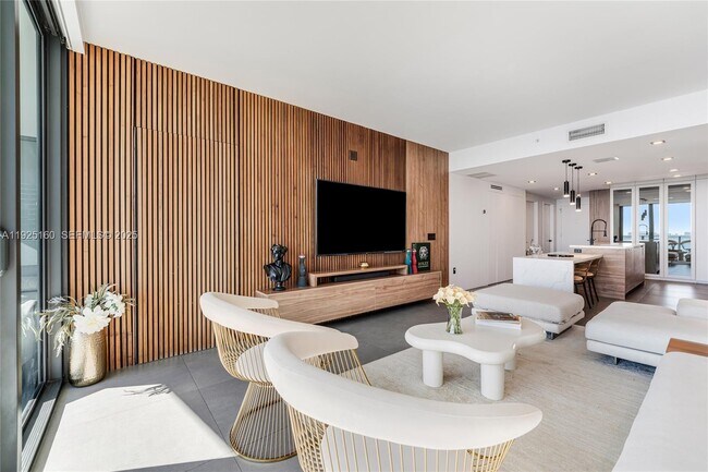 Photo - 460 NE 28th St Unidad 1806