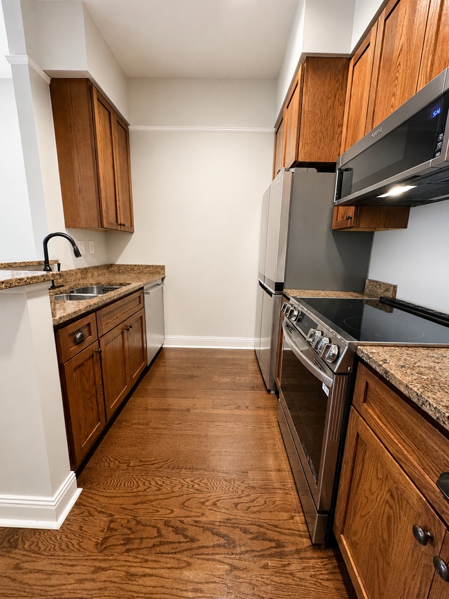 Photo - 1015 Fatherland St Unit 311