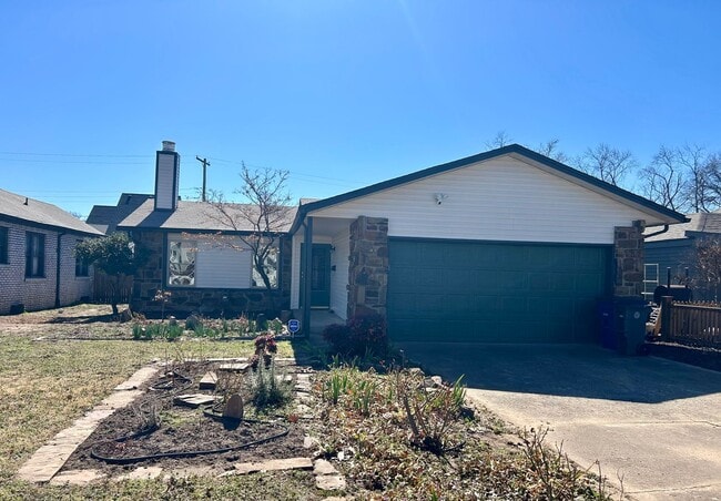 Building Photo - Beautifully updated home just west of Brookside and Trader's Joes in Midtown
