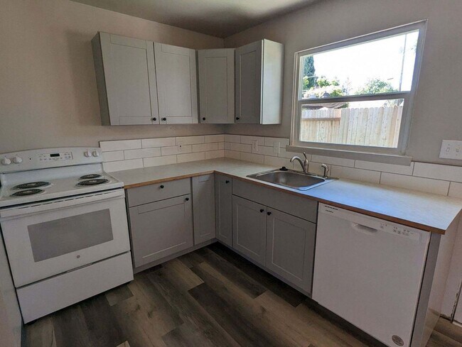 Photo - 2-bedroom 1-bathroom duplex in Eugene