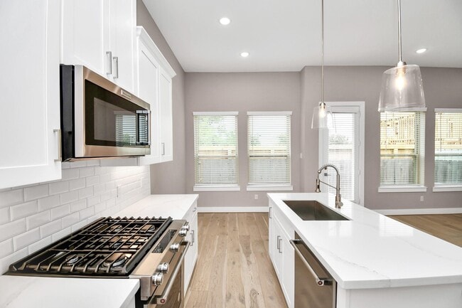 Photo - 304 Chobani Ln