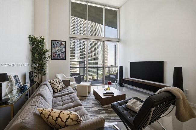 Photo - 475 Brickell Ave Unidad 1412