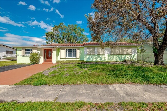 Building Photo - 2545 NE 207th St