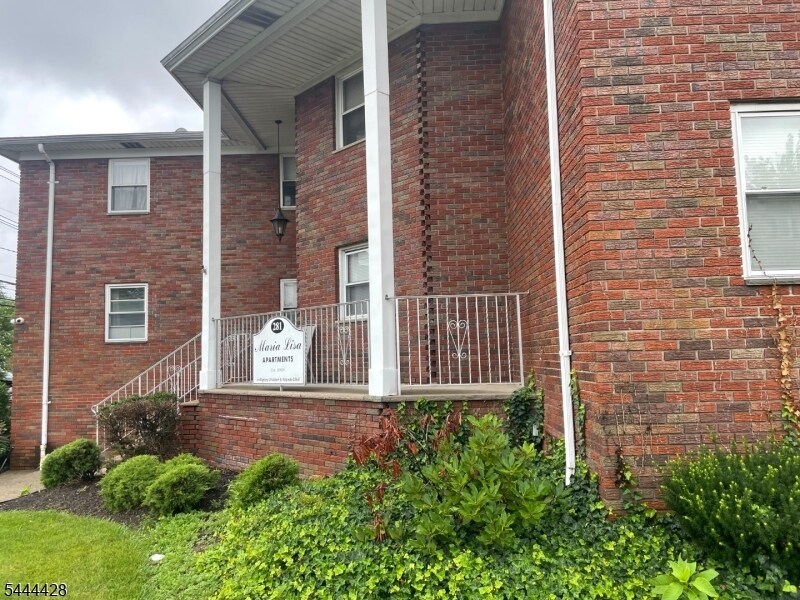 Photo - 281 Bloomfield Ave Unidad 3