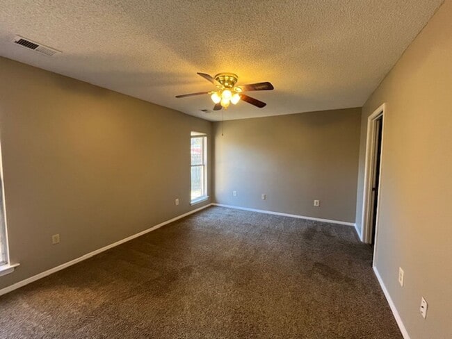 Photo - Renovated 2 Bedroom 2 Bath Home with 2 Car Garage for Rent!