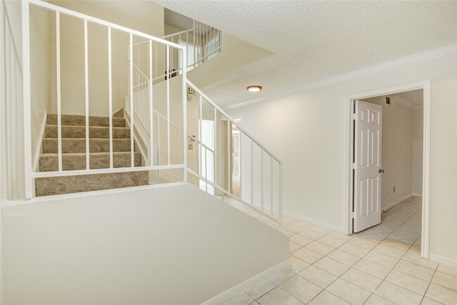 Photo - 2114 Greenbriar Colony Dr