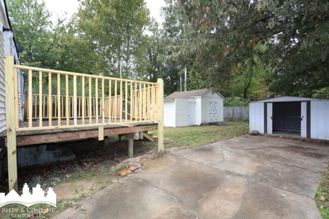 Photo - 965 Dillworth St