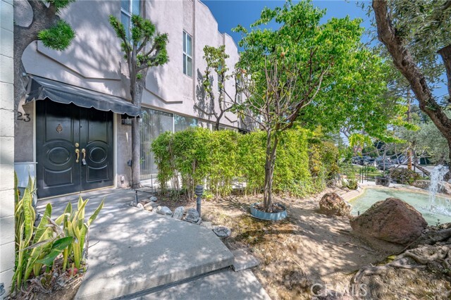 Building Photo - 523 Fairview Ave