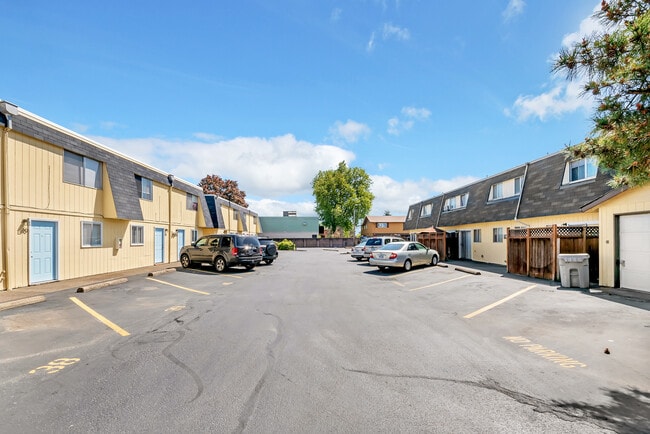 Villa Chateau Apartments