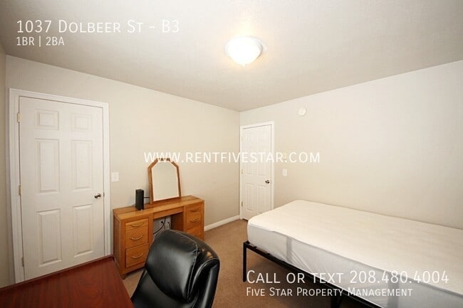 Photo - 1037 Dolbeer St Unidad B3
