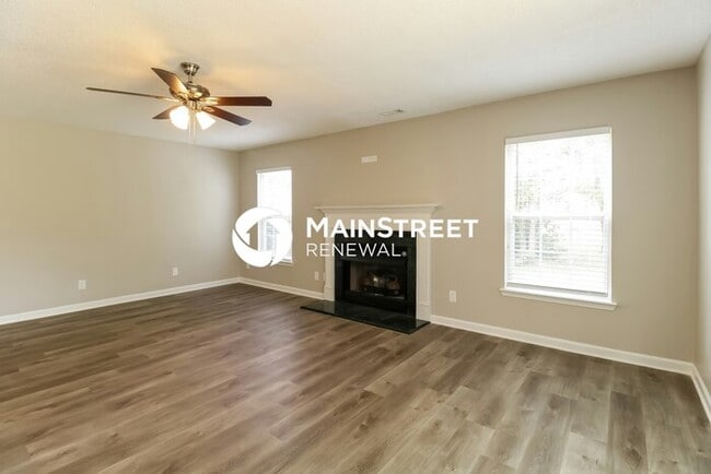 Photo - 4 Bedroom Pet-Friendly Home in Browns Summit, NC with Main Street Renewal