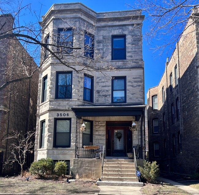 Photo - 3506 N Bosworth Ave Unidad 3 Rental