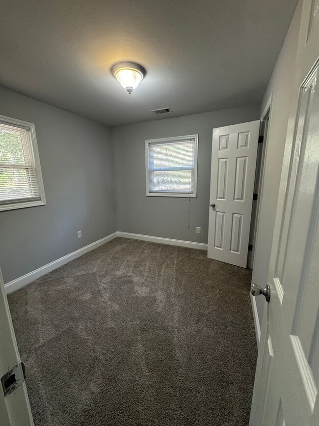 1076 Corley Dr